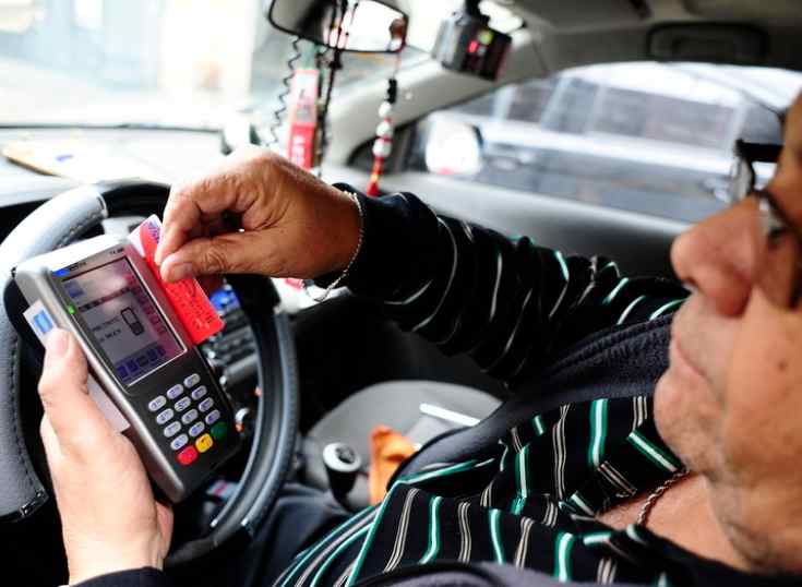 Los taxis de Buenos Aires deberán aceptar pagos con tarjetas de débito y crédito